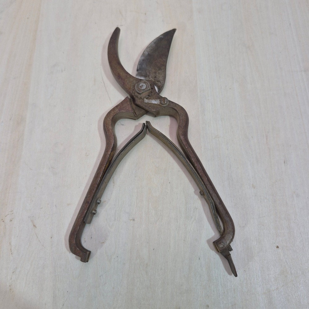 Vintage Newman Kansas City Garden Shears Bypass Pruning Tools 9 Inch Metal